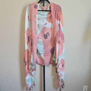 NWOT Aratta Floral Patteren Shawl